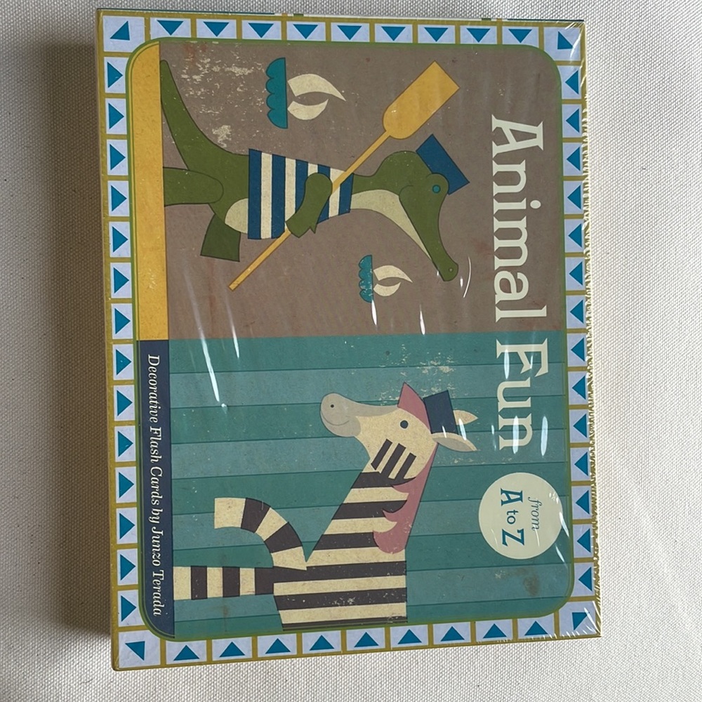 NWT Chronicle Books  ABC  Flash Cards. Size = 6 x 8 inch each .